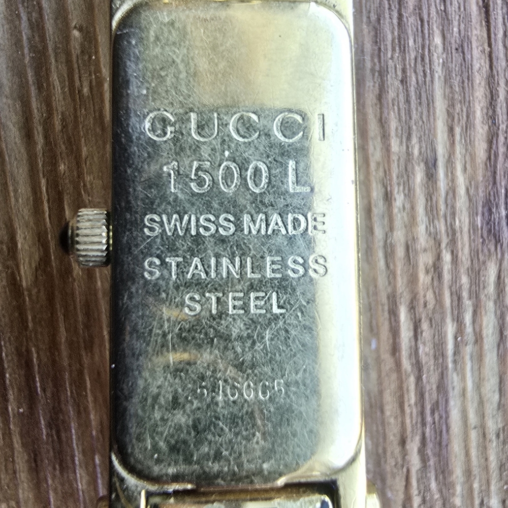Gucci Gold and Black Watch - Picture 2 of 8